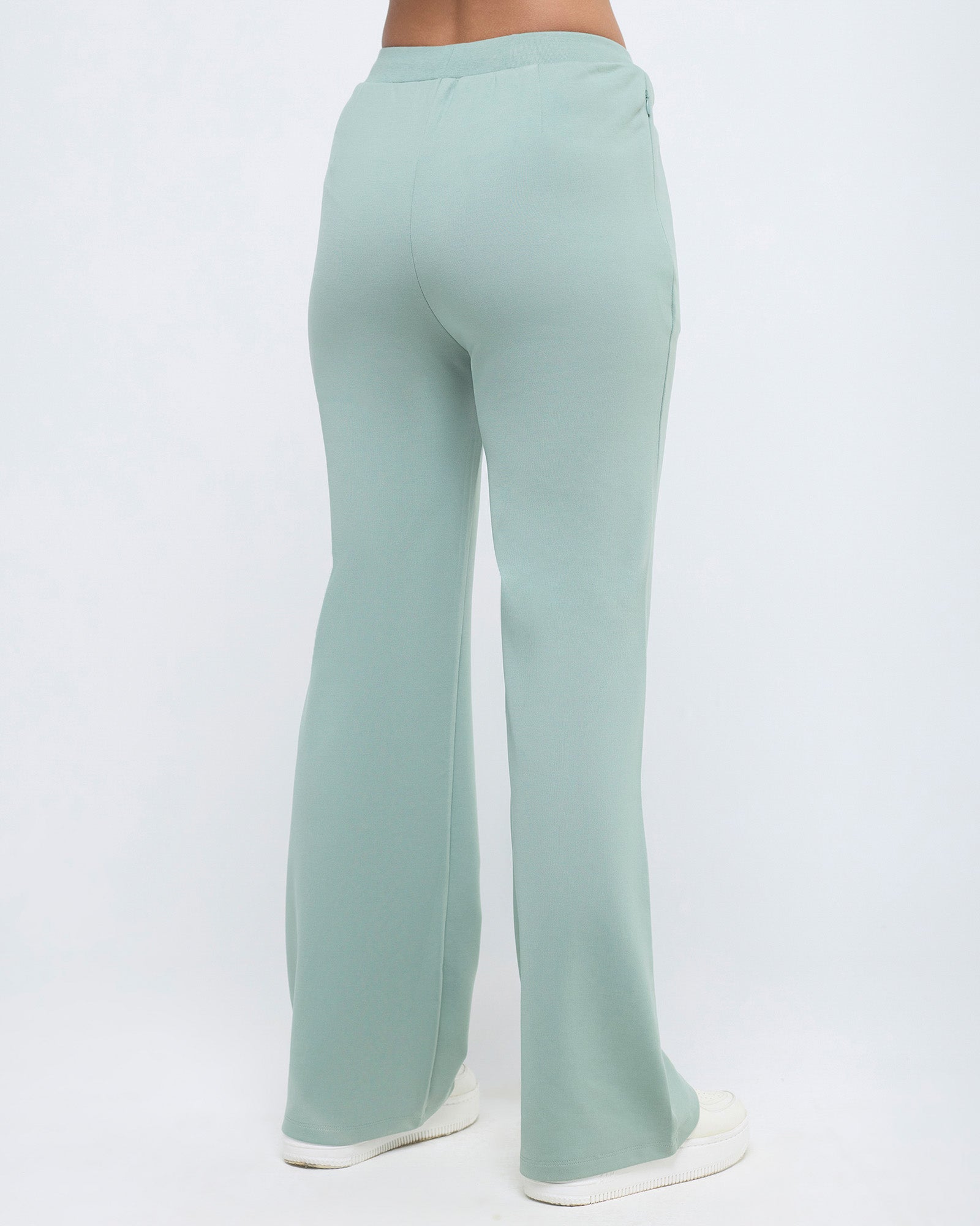 Essential Flare Pants