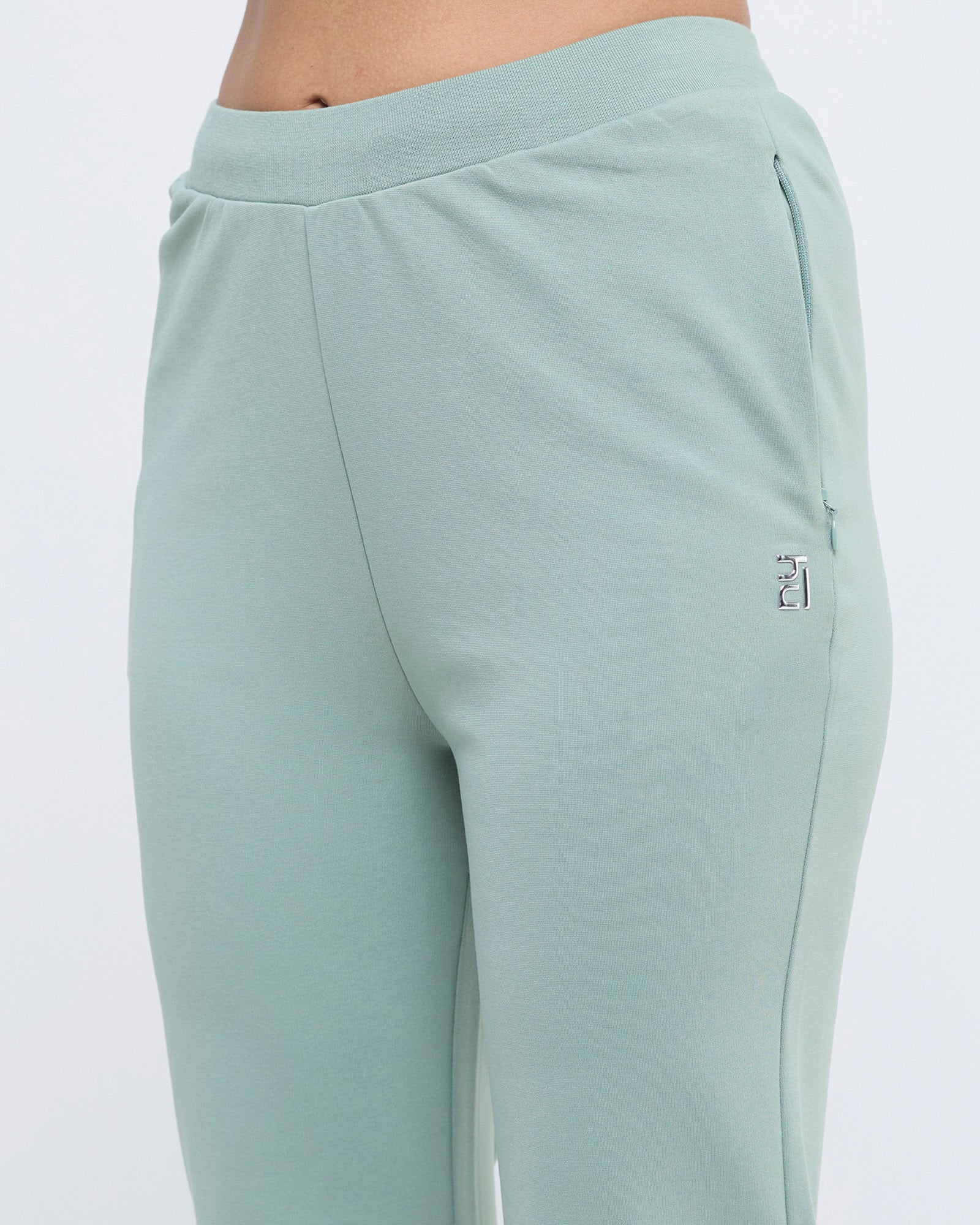 Essential Flare Pants