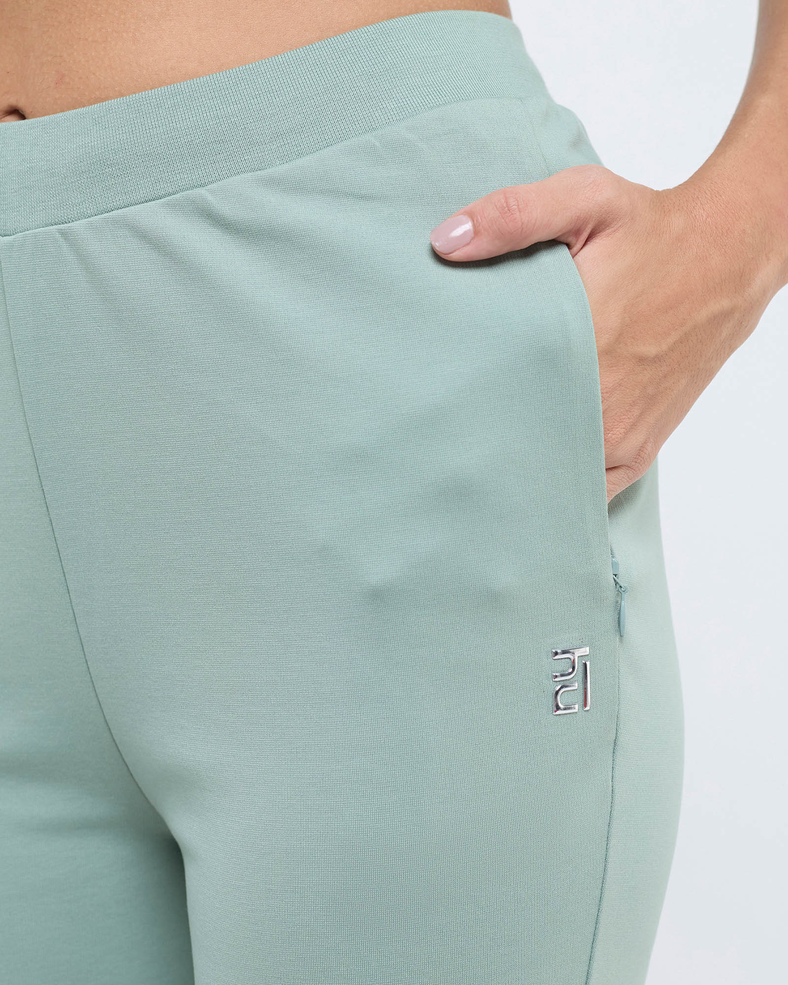 Essential Flare Pants