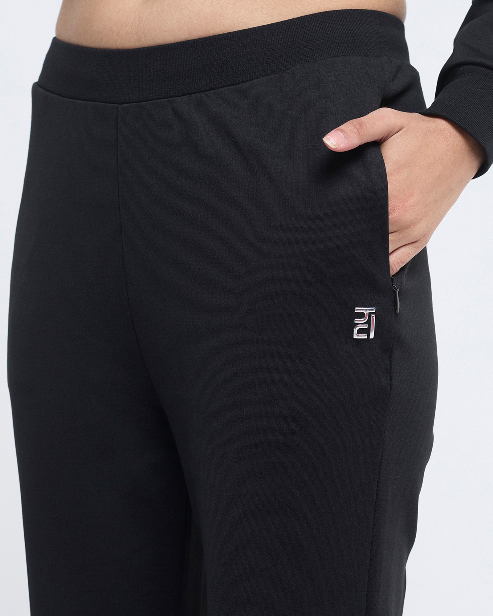 Essential Flare Pants