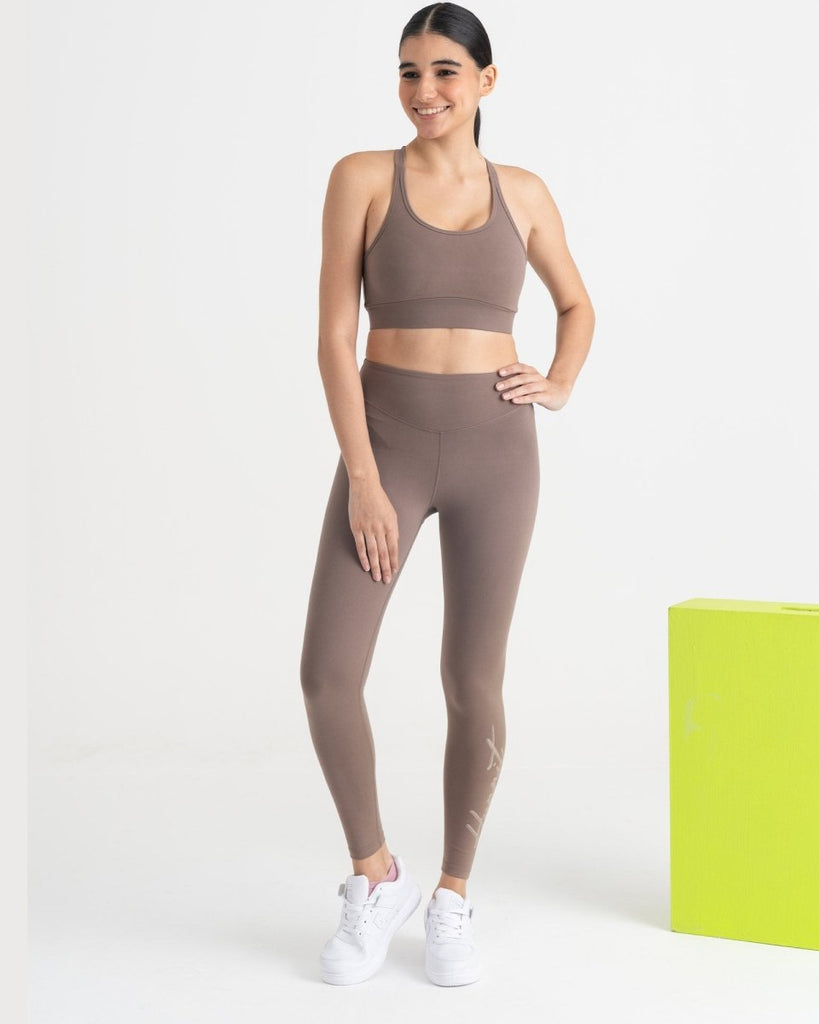 Hunnit  Zen Seamless Leggings and Round neck sports Bra Co-ord Set - Hunnit