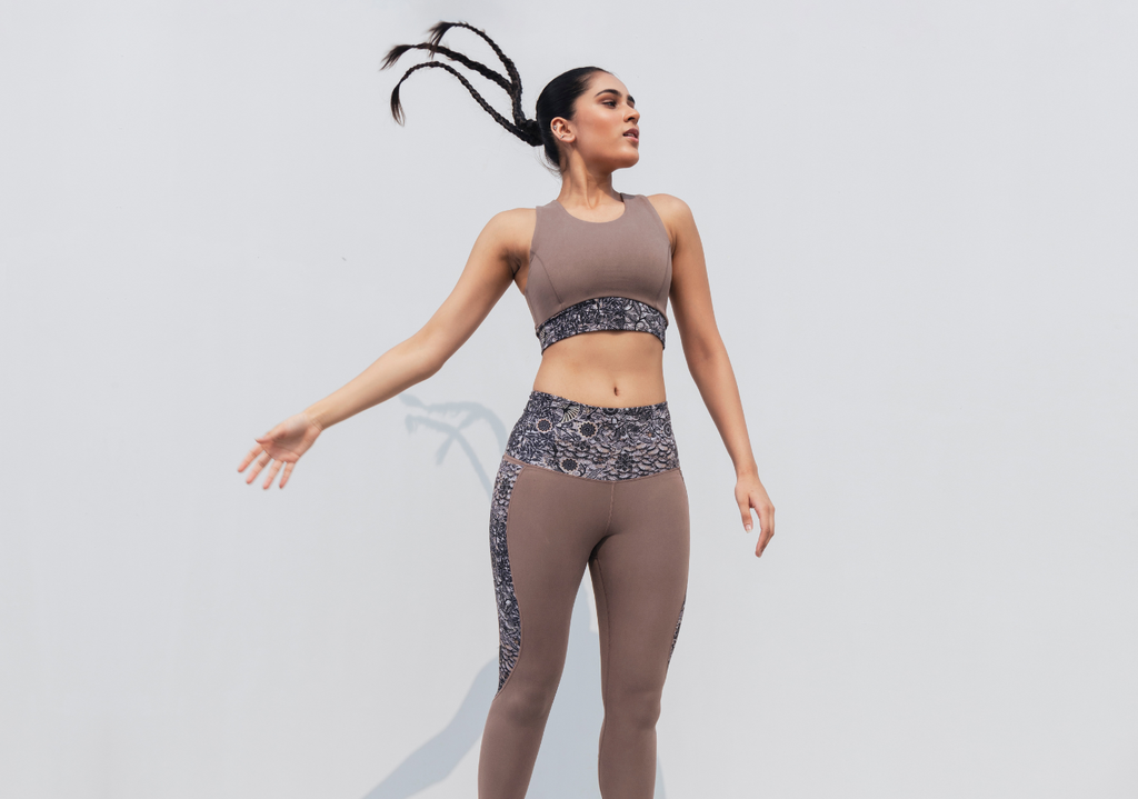 What To Wear Under A Tank Top – The Ultimate Guide