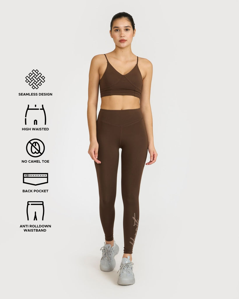 Hunnit Zen Seamless Leggings and Padded V Neck Sports Bra Co-ord Set Zen Seamless Leggings and V Neck Sports Bra Co-ord Set