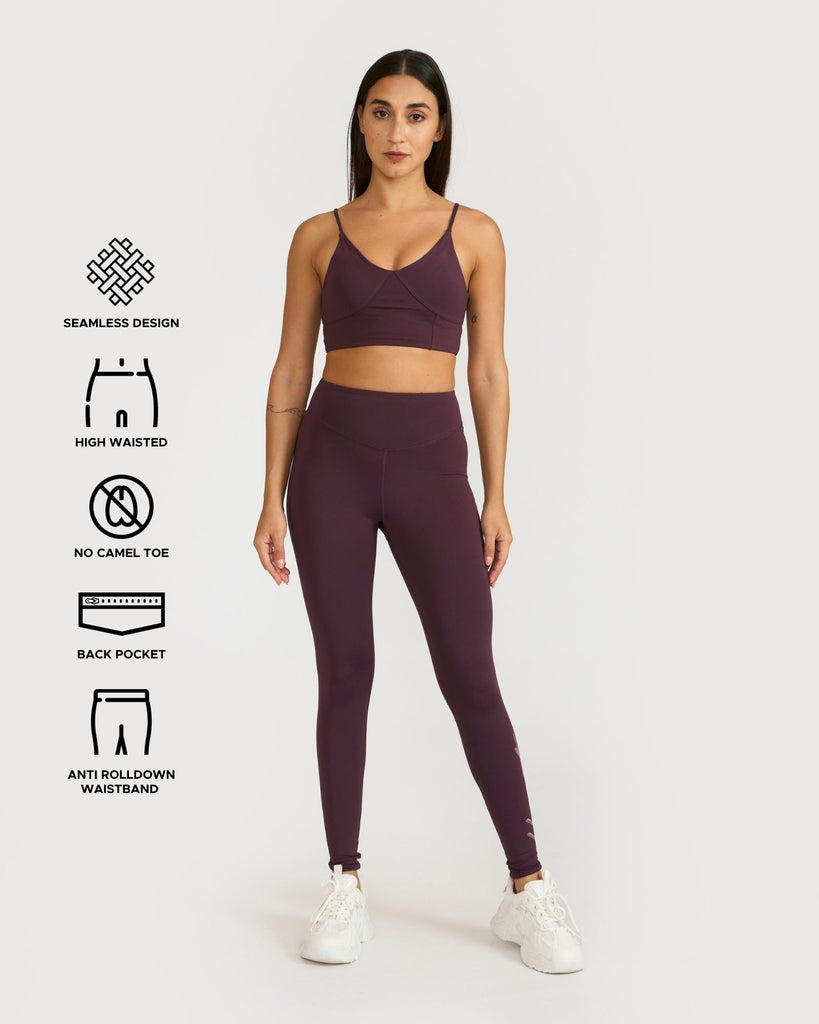 Hunnit Zen Seamless Leggings and Padded V Neck Sports Bra Co-ord Set Zen Seamless Leggings and V Neck Sports Bra Co-ord Set