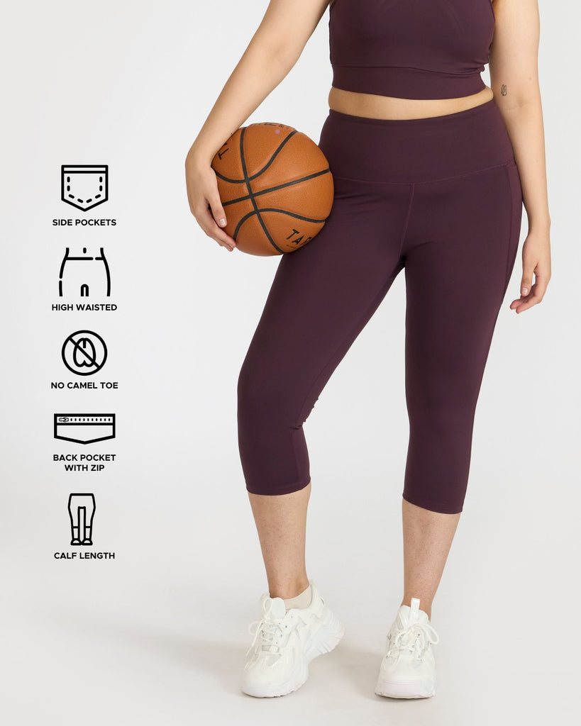 Hunnit Zen Capris and Round Neck Sports Bra Co-ord Set Zen Capris and Round Neck Sports Bra Co-ord Set