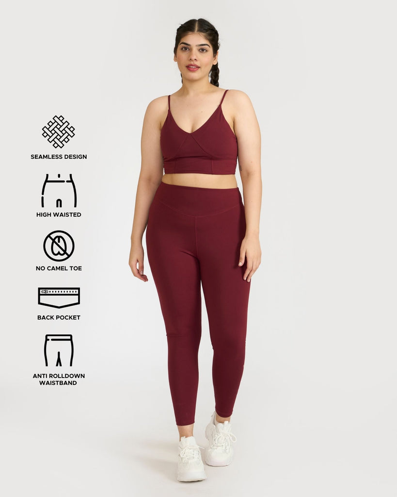 Hunnit Zen Seamless Leggings and Padded V Neck Sports Bra Co-ord Set Zen Seamless Leggings and V Neck Sports Bra Co-ord Set