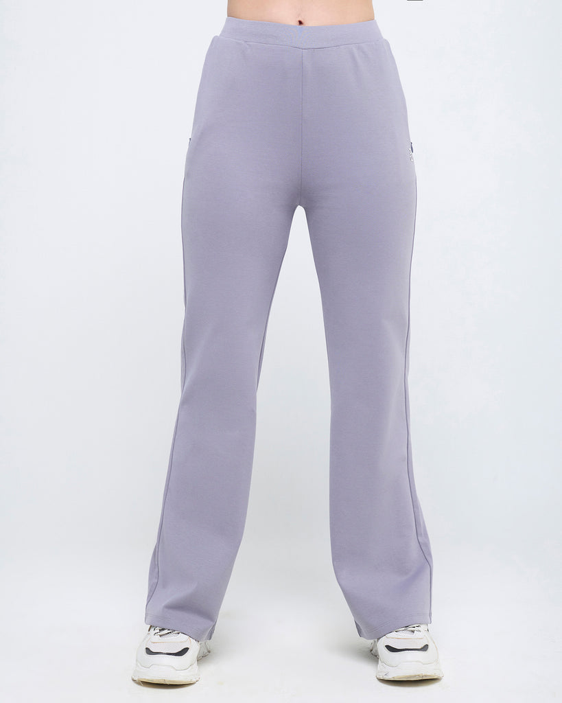 Hunnit Essential Flare Pants 