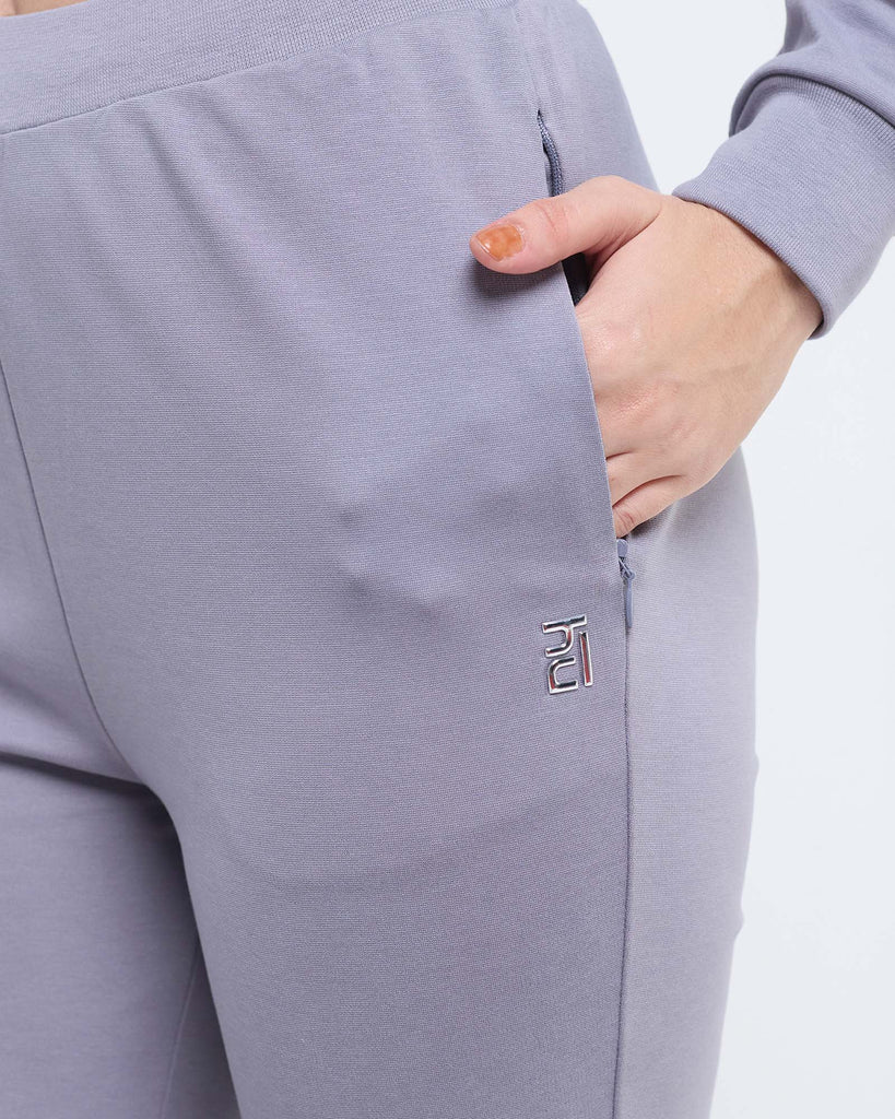Hunnit Essential Flare Pants 