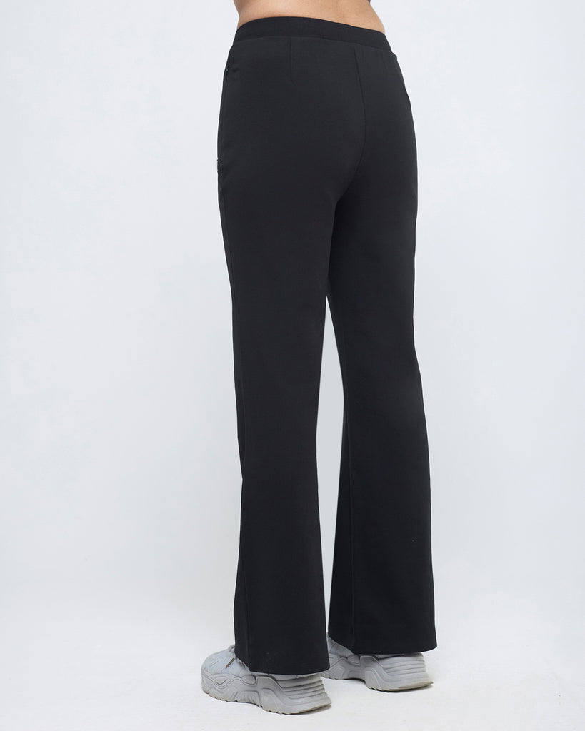 Hunnit Essential Flare Pants 