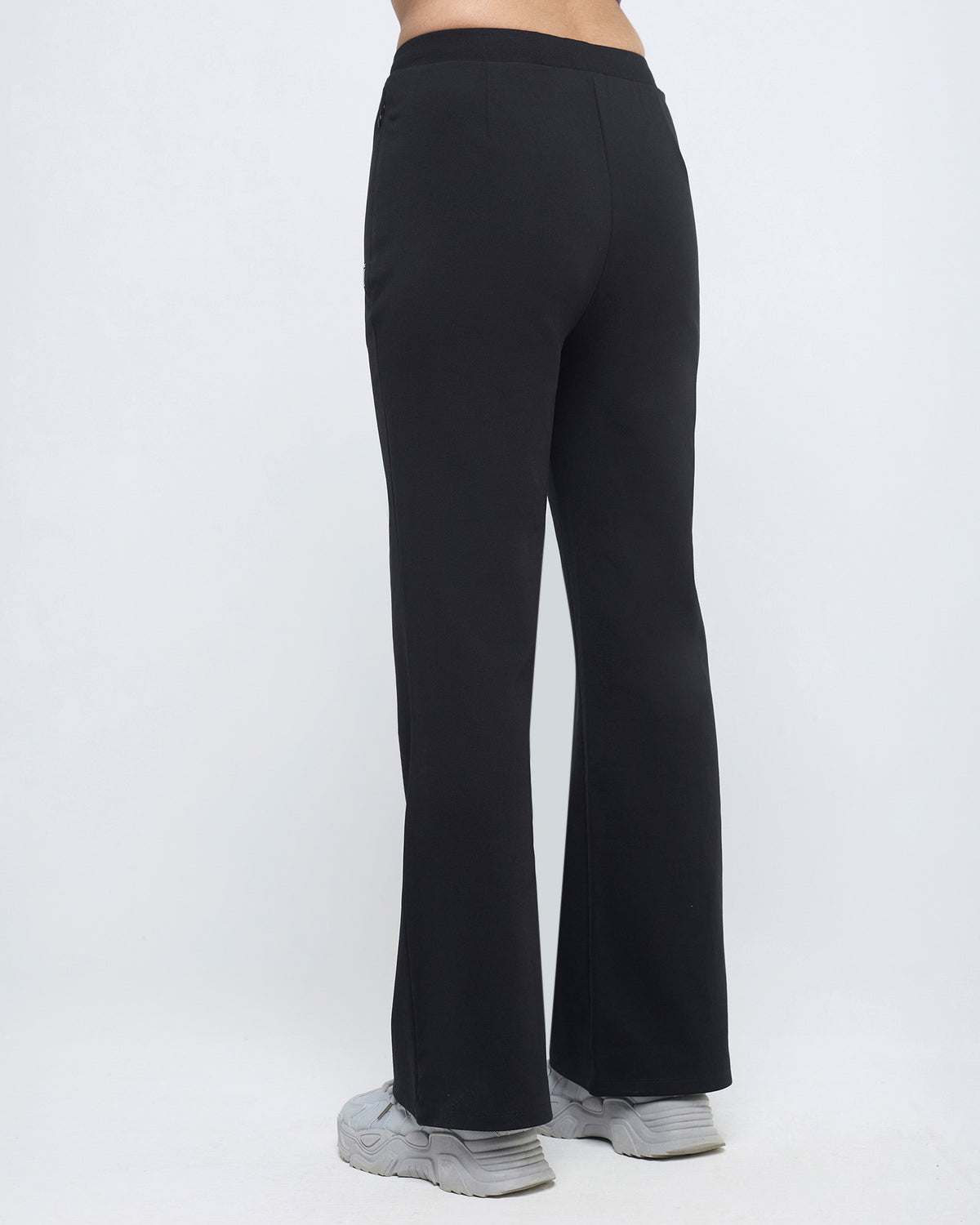 Essential Flare Pants