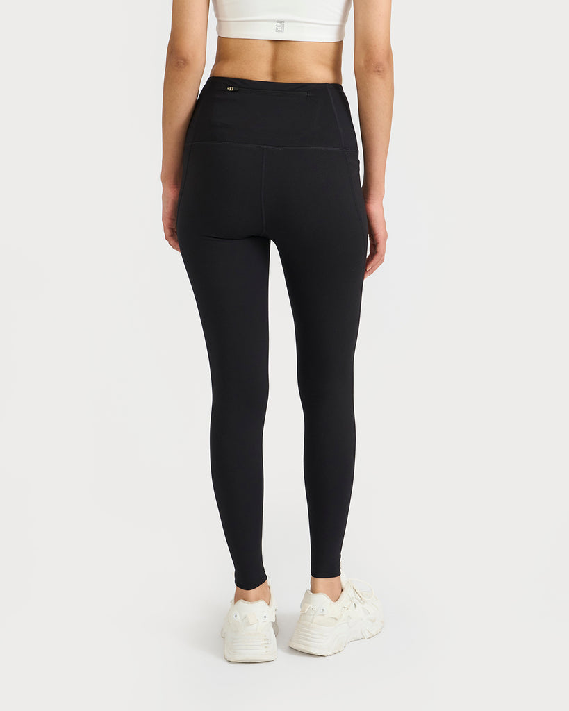 Hunnit Zen Nova Sports Bra & Ankle Length Leggings Co-Ord Set 