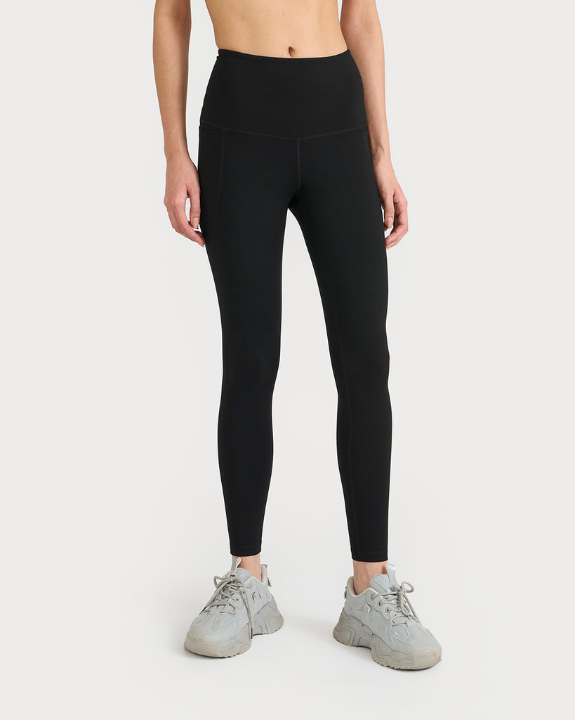 Hunnit Zen Nova Sports Bra & Ankle Length Leggings Co-Ord Set 