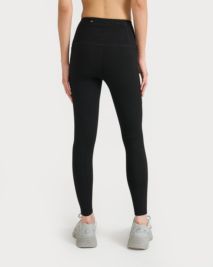Hunnit Zen Nova Sports Bra & Ankle Length Leggings Co-Ord Set 