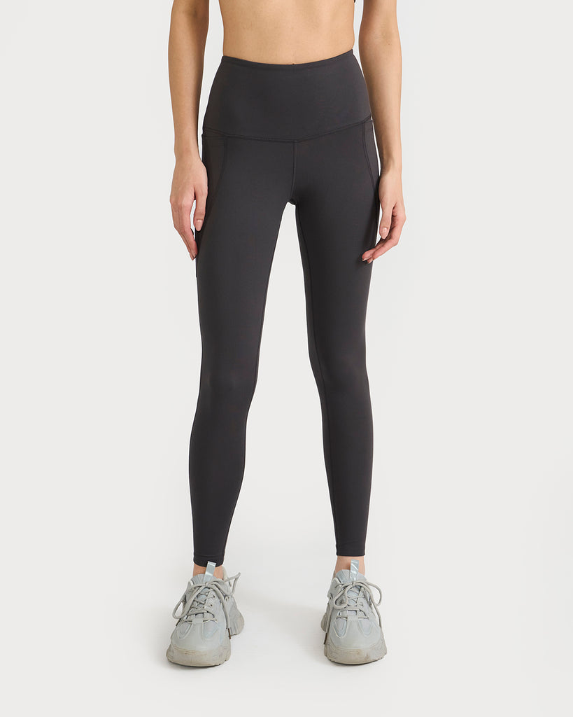 Hunnit Zen Halo Sports Bra & Ankle Length Leggings Co-ord Set 