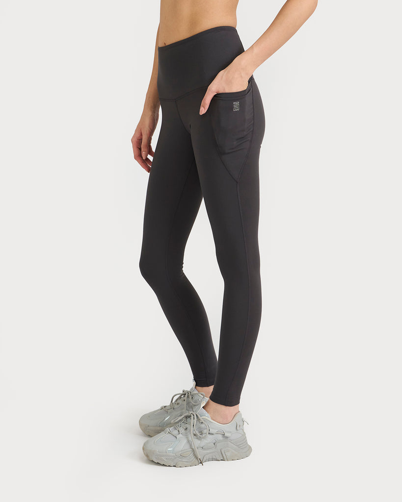 Hunnit Zen Halo Sports Bra & Ankle Length Leggings Co-ord Set 