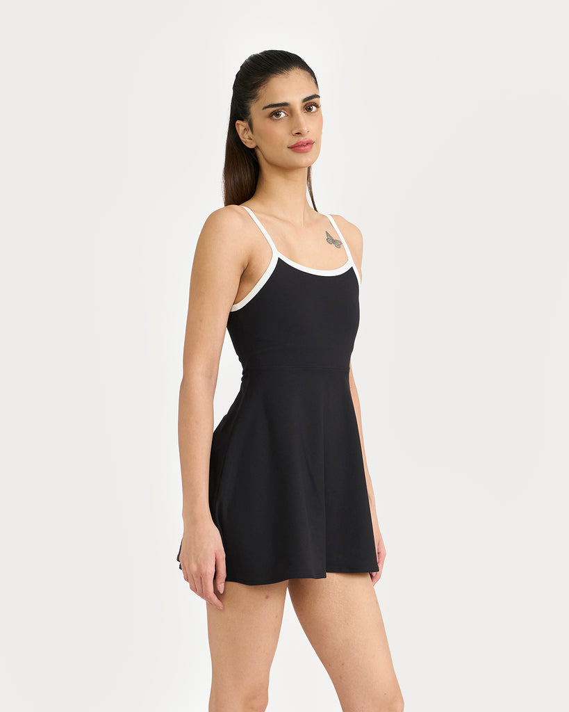 Hunnit Zen Halo Dress with built-in bra and shorts 