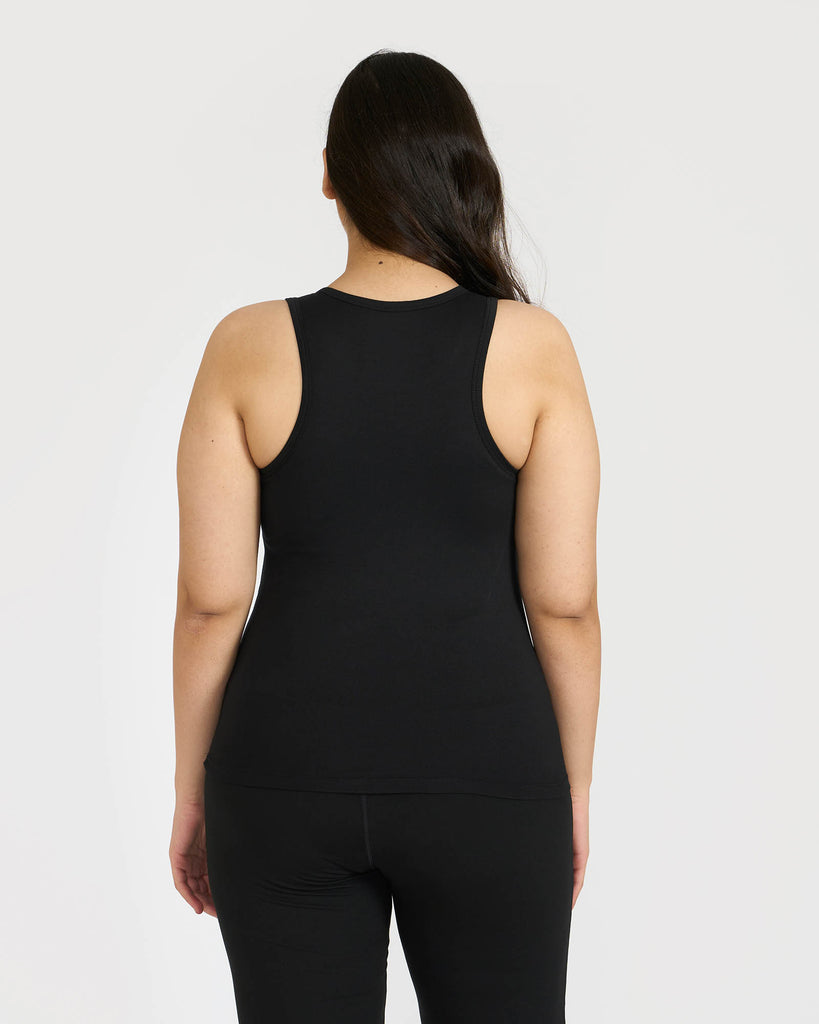 Hunnit Zen Tank Top with Built-in Sports Bra 