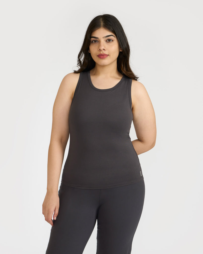 Hunnit Zen Tank Top with Built-in Sports Bra 