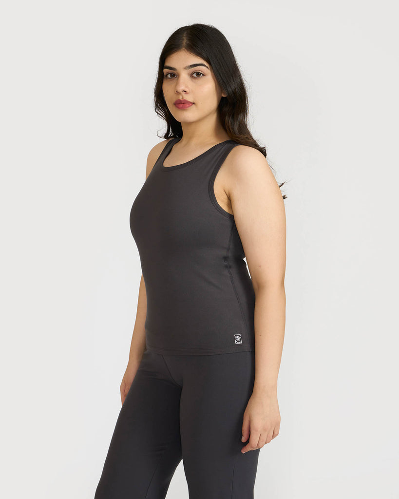 Hunnit Zen Tank Top with Built-in Sports Bra 