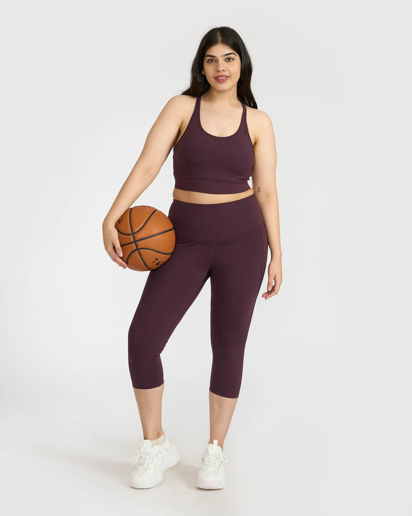 Hunnit Zen Capris and Round Neck Sports Bra Co-ord Set Zen Capris and Round Neck Sports Bra Co-ord Set