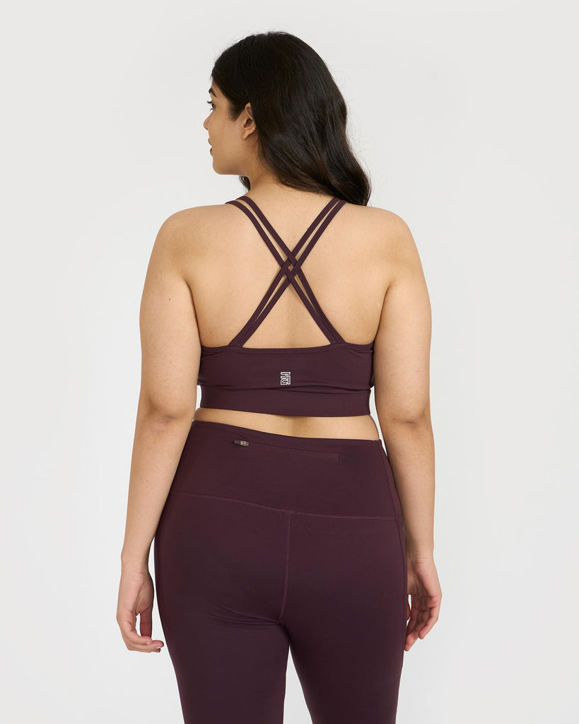 Hunnit Zen Capris and Round Neck Sports Bra Co-ord Set 