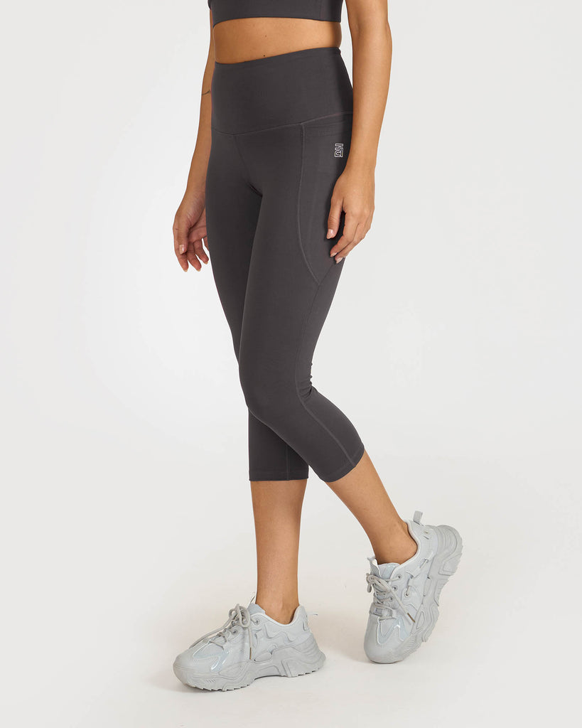 Hunnit Zen Capris and Round Neck Sports Bra Co-ord Set 