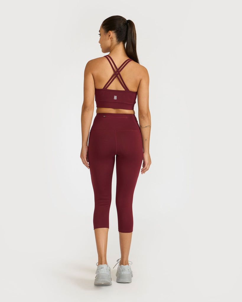 Hunnit Zen Capris and Round Neck Sports Bra Co-ord Set 