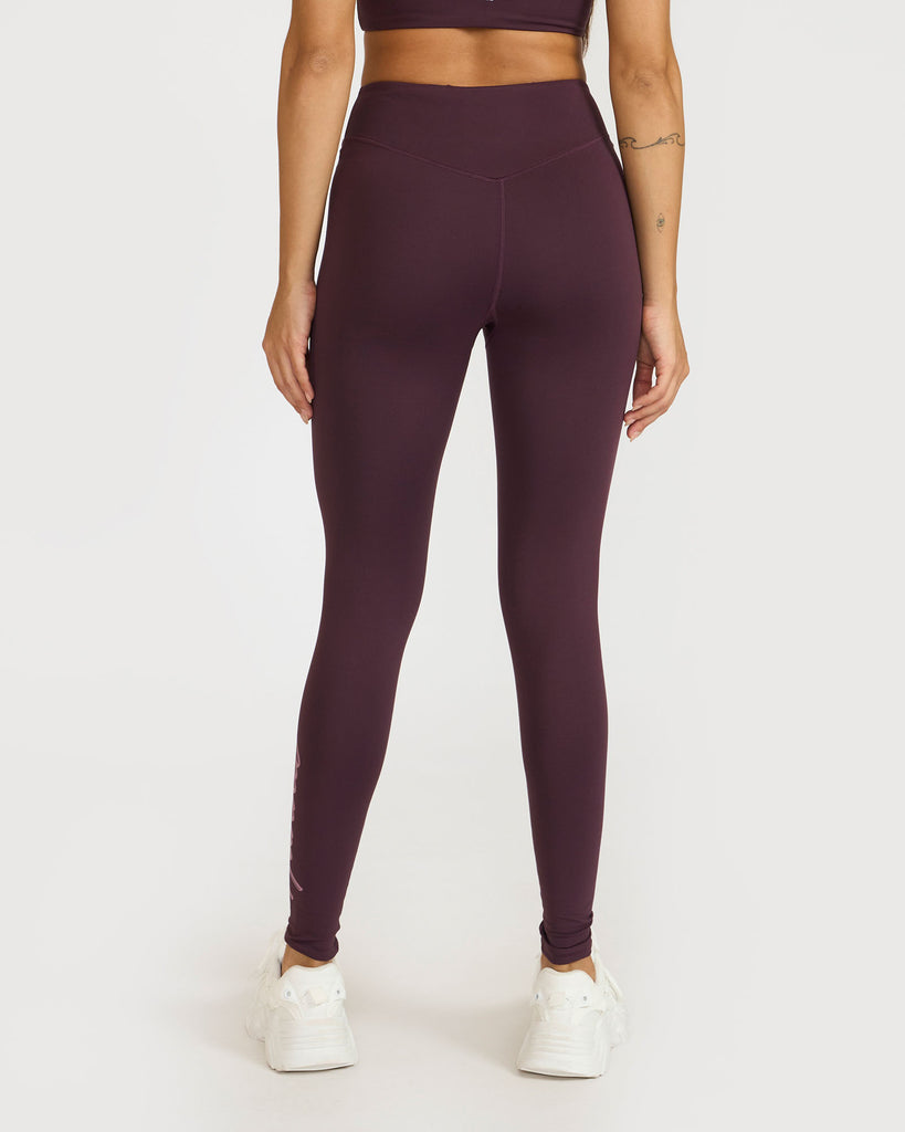 Hunnit Zen Seamless Leggings and V Neck Sports Bra Co-ord Set 