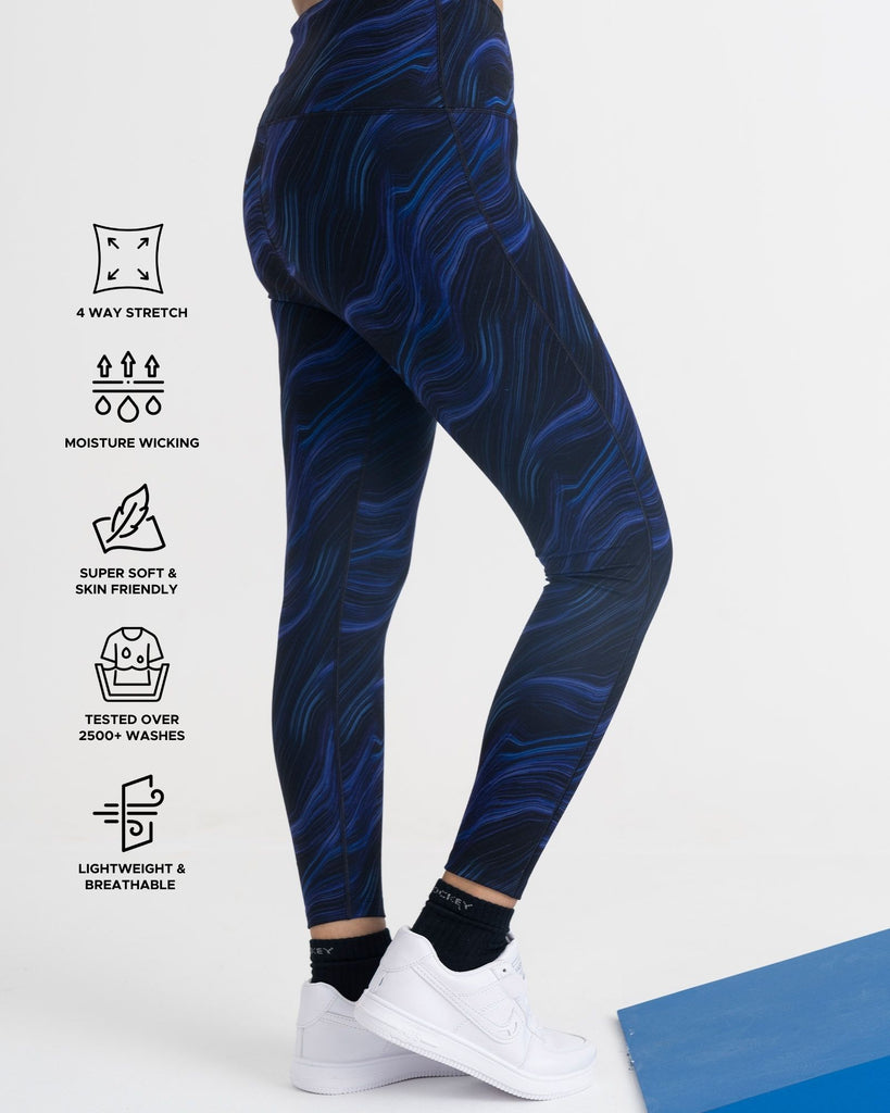 Hunnit Cosmic Waves 7/8 Leggings and Sports Bra Co-ord Set co ord set for women