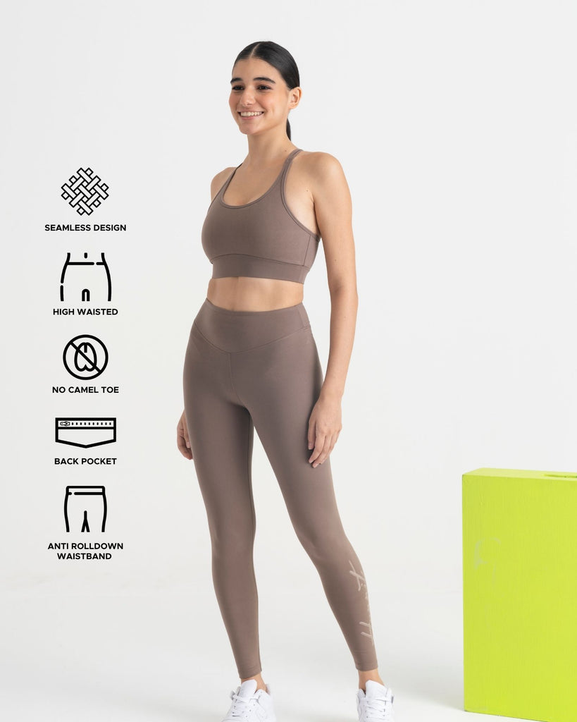 Hunnit Zen Seamless Leggings and Round neck sports Bra Co-ord Set 