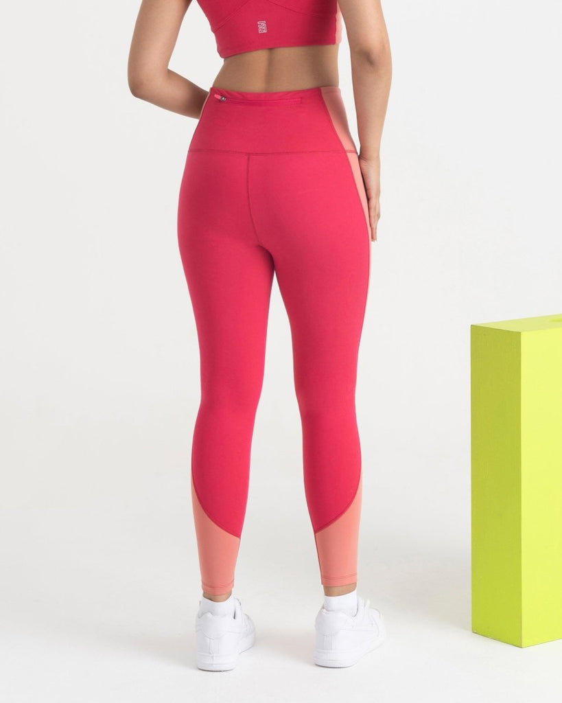 Hunnit Epic Pop 7/8 Leggings and Sports Bra Co-ord Set Epic Pop ⅞ Leggings and Sports Bra Co-ord Set - Hunnit