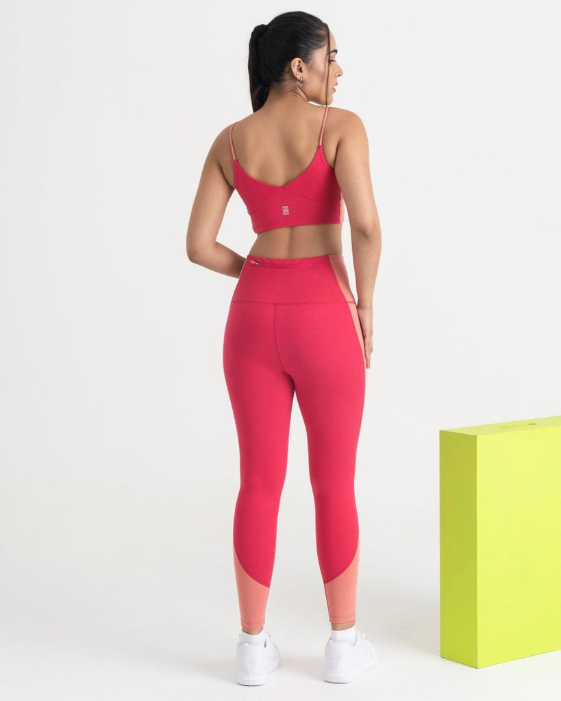 Hunnit Epic Pop 7/8 Leggings and Sports Bra Co-ord Set Epic Pop 7/8 Leggings and Sports Bra Co-ord Set