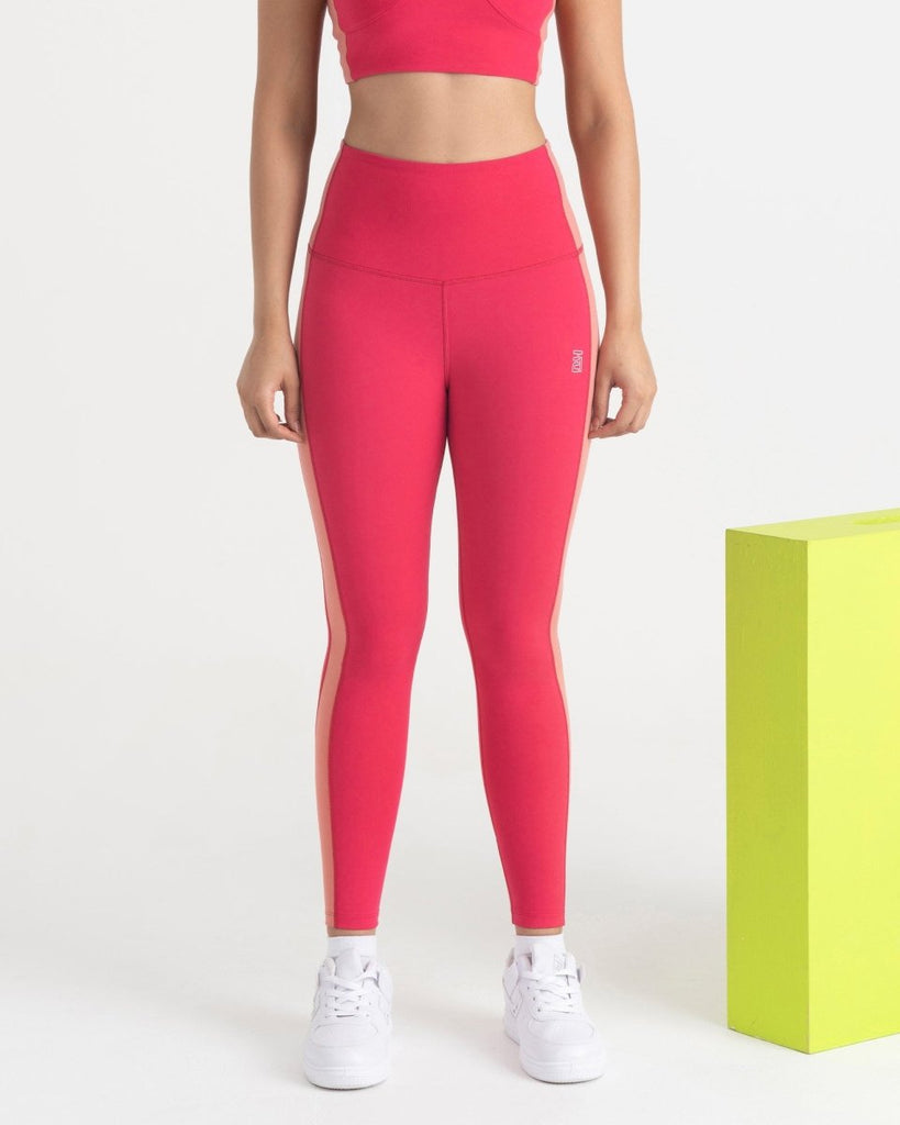 Hunnit Epic Pop 7/8 Leggings and Sports Bra Co-ord Set Epic Pop 7/8 Leggings and Sports Bra Co-ord Set