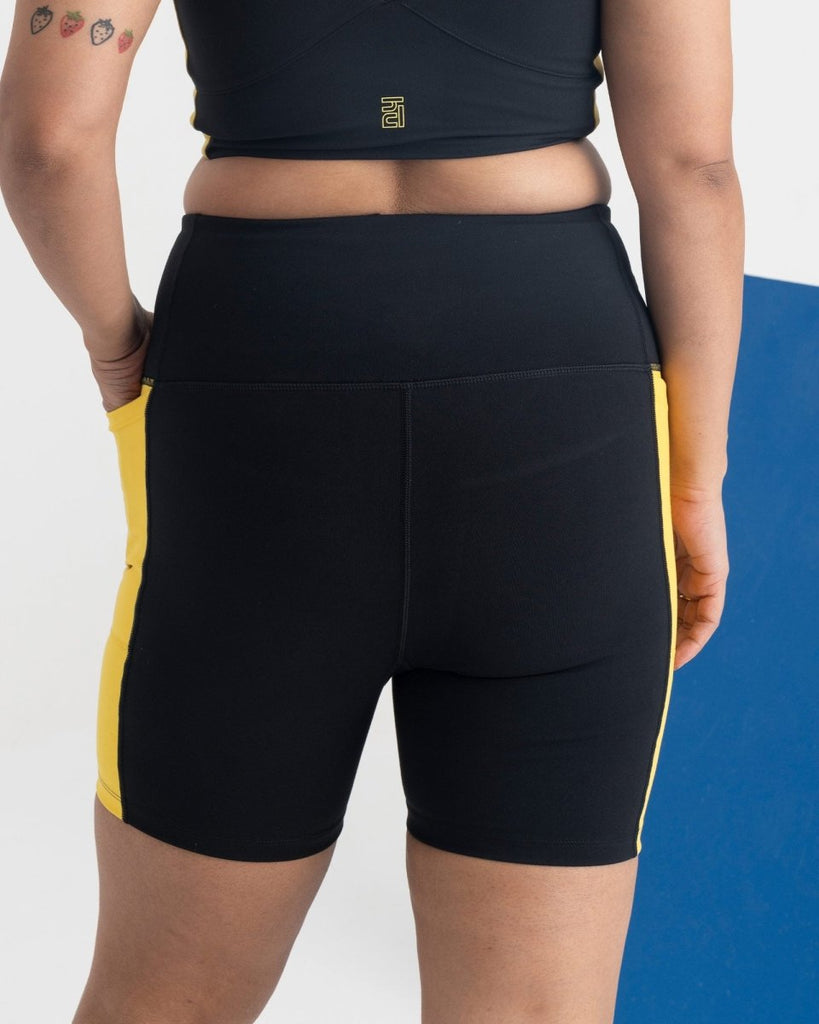 Hunnit Epic Pop Shorts and Sports Bra Co-ord Set Epic Pop Shorts and Sports Bra Co-ord Set