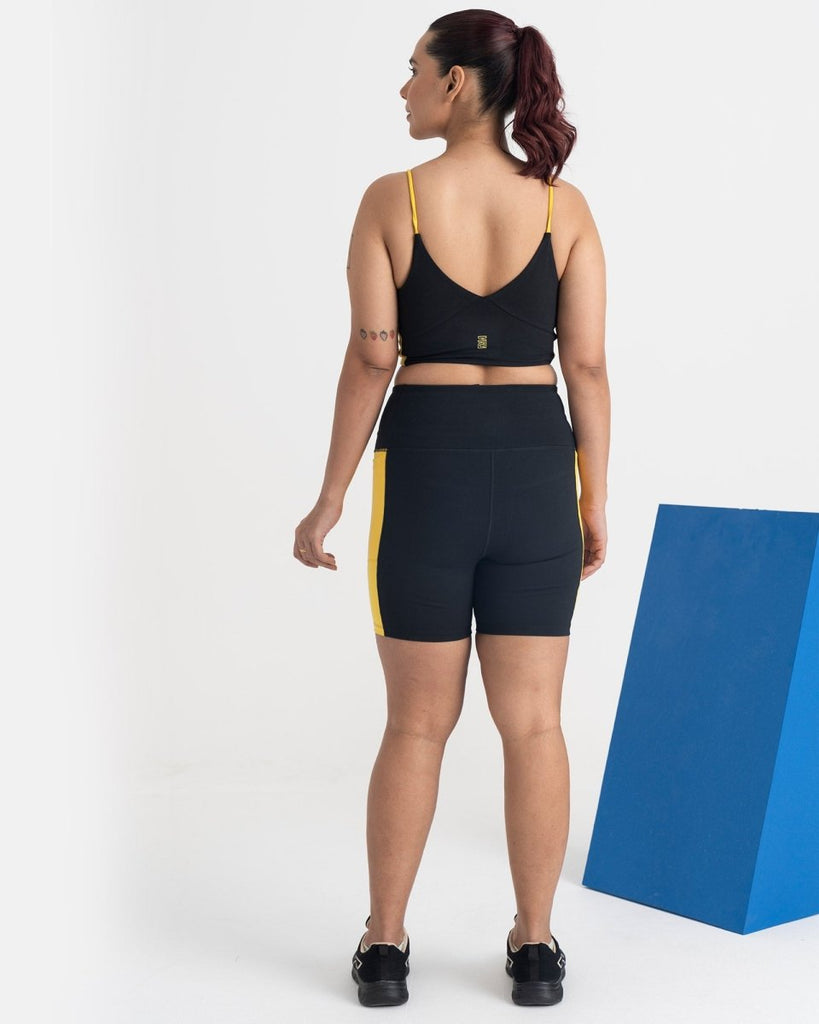 Hunnit Epic Pop Shorts and Sports Bra Co-ord Set Epic Pop Shorts and Sports Bra Co-ord Set - Hunnit