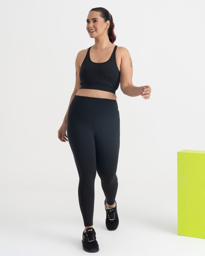 Hunnit  Zen Seamless Leggings and Round neck sports Bra Co-ord Set - Hunnit