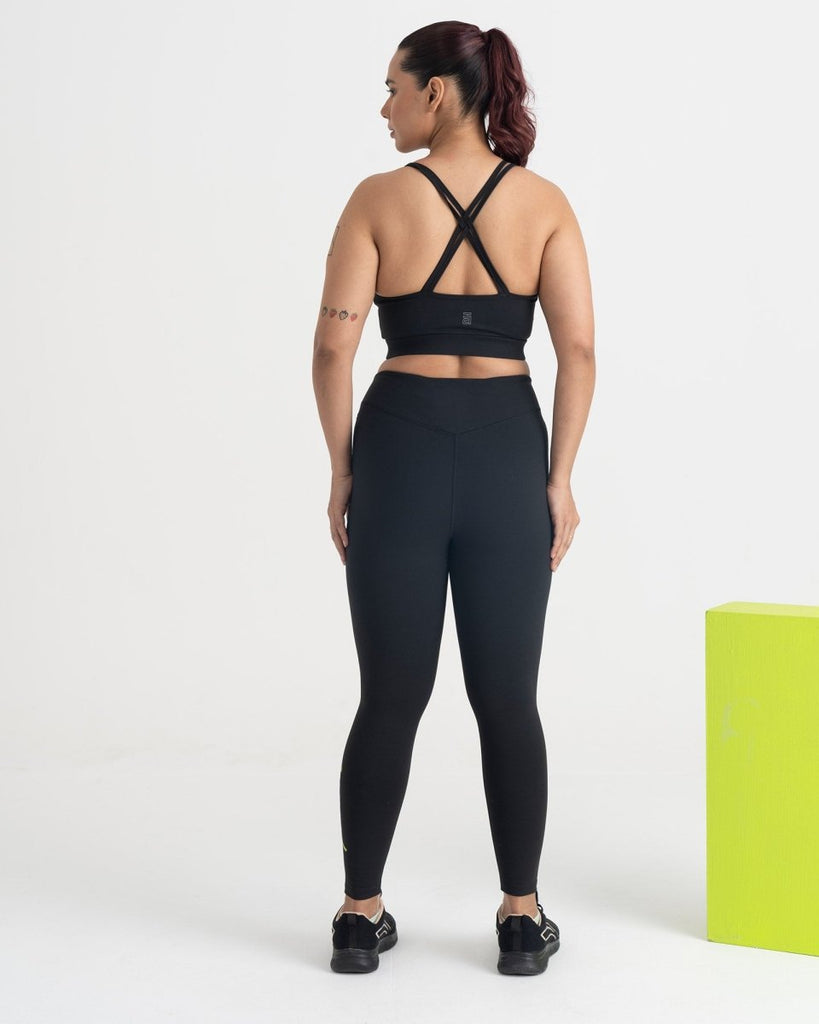 Hunnit Zen Seamless Leggings and Round neck sports Bra Co-ord Set Zen Seamless Leggings and Round neck sports Bra Co-ord Set