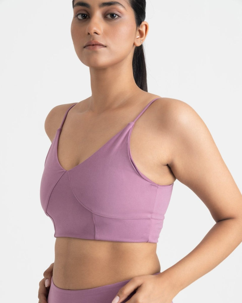 Hunnit Zen Padded Sports Bra - V Neck Zen V-Neck Sports Bra